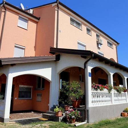 Villa Vera Medulin Bagian luar foto